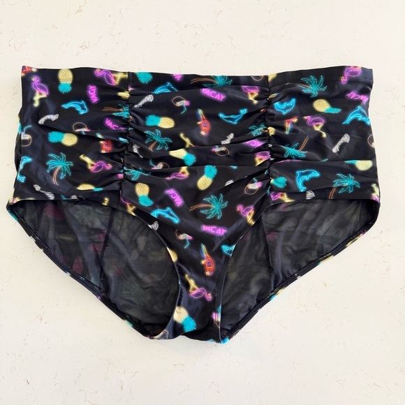 Torrid High Waisted Tropic Design Bikini Bottom Size 4 - Picture 1 of 10